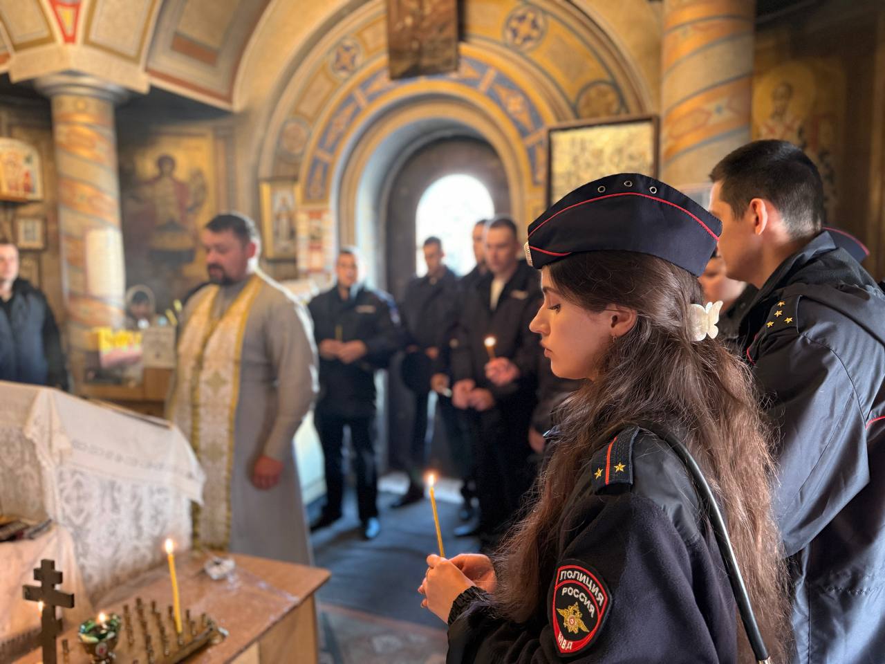 В Крыму в храме зажгли свечи в память о жертвах автокатастроф В Крыму в храме зажгли свечи в память о жертвах автокатастроф