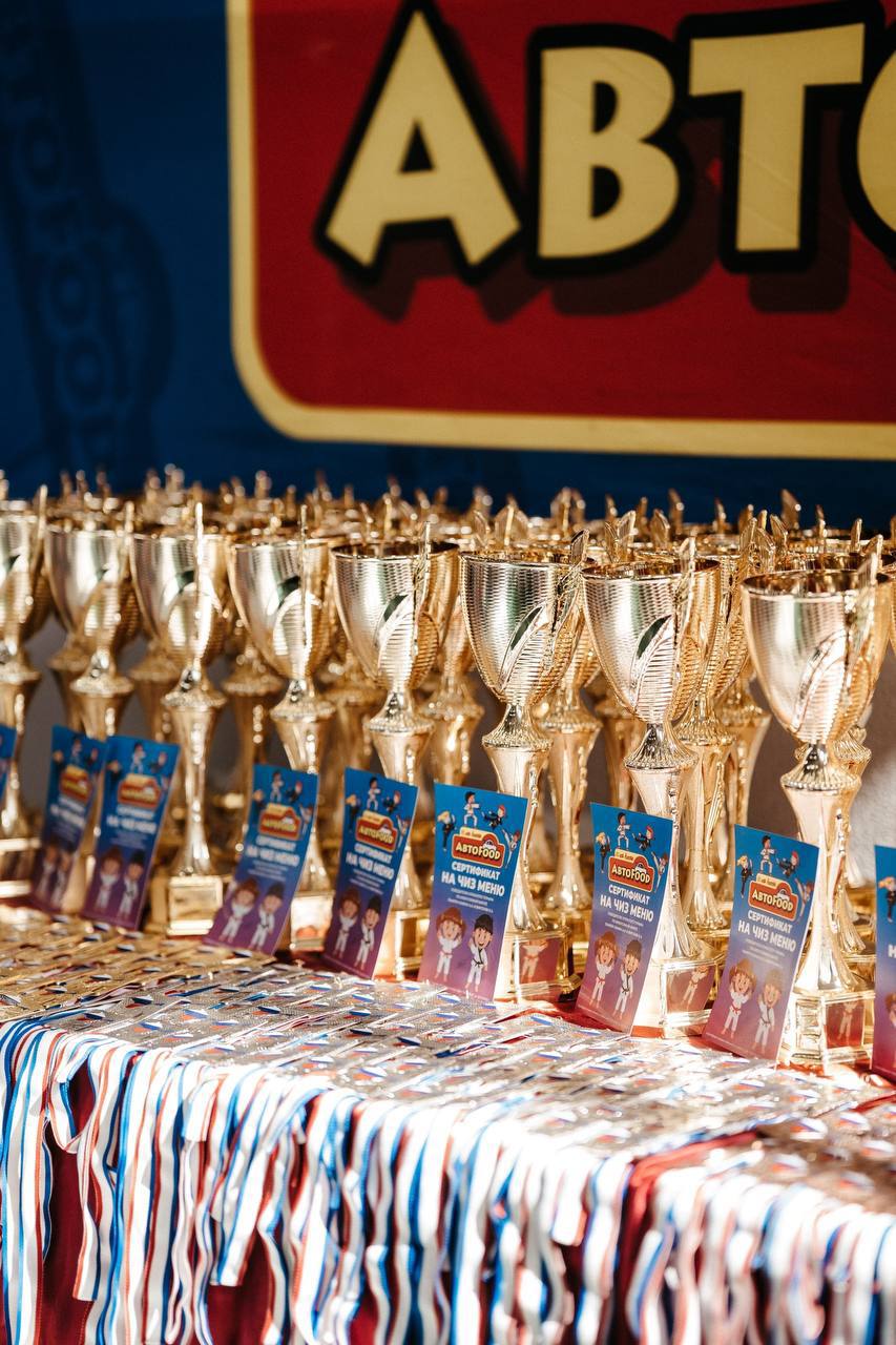 Дмитрий Чумаков: В Зуйской средней школе № 2 им. С. Сеитвелиева прошёл открытый турнир по киокусинкай, собравший около 400 спортсменов со всего полуострова Дмитрий Чумаков: В Зуйской средней школе № 2 им. С. Сеитвелиева прошёл открытый турнир по киокусинкай, собравший около 400 спортсменов со всего полуострова