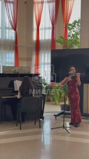 В Симферополе прошла презентация сборника «Куреш. Севги. Аят» крымскотатарской певицы Диляры Тюкянджи