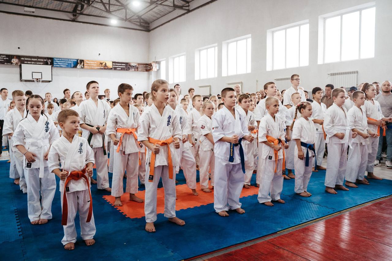 Дмитрий Чумаков: В Зуйской средней школе № 2 им. С. Сеитвелиева прошёл открытый турнир по киокусинкай, собравший около 400 спортсменов со всего полуострова