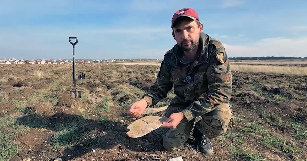 Поисковики обнаружили фрагменты советского Ил-2 в Крыму