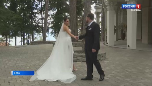 На полуострове сейчас в самом разгаре «свадебный бум»