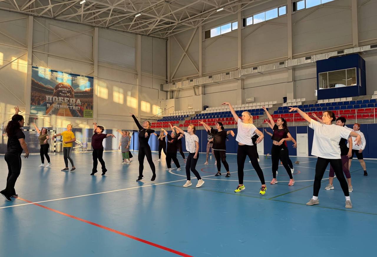 Ольга Торубарова: Танцевальная фитнес-аэробика - это не только умеренная физическая нагрузка, но и повышение настроения и заряд положительной энергетики на целый день Ольга Торубарова: Танцевальная фитнес-аэробика - это не только умеренная физическая нагрузка, но и повышение настроения и заряд положительной энергетики на целый день