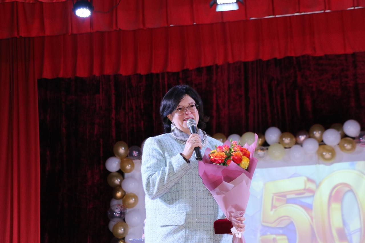 Во дворце культуры поселка Куйбышево состоялось торжественное мероприятие посвященное 50-летнему юбилею Куйбышевской участковой больницы. Во дворце культуры поселка Куйбышево состоялось торжественное мероприятие посвященное 50-летнему юбилею Куйбышевской участковой больницы.