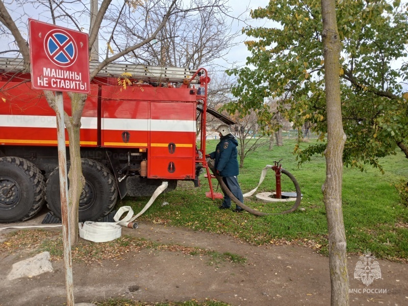 В Крыму огнеборцы МЧС России провели пожарно-тактическое учение на объекте здравоохранения В Крыму огнеборцы МЧС России провели пожарно-тактическое учение на объекте здравоохранения
