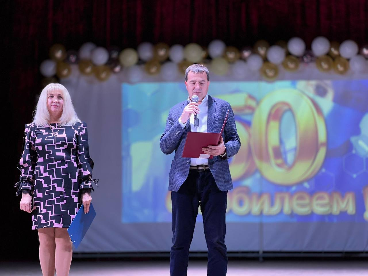 Во дворце культуры поселка Куйбышево состоялось торжественное мероприятие посвященное 50-летнему юбилею Куйбышевской участковой больницы. Во дворце культуры поселка Куйбышево состоялось торжественное мероприятие посвященное 50-летнему юбилею Куйбышевской участковой больницы.