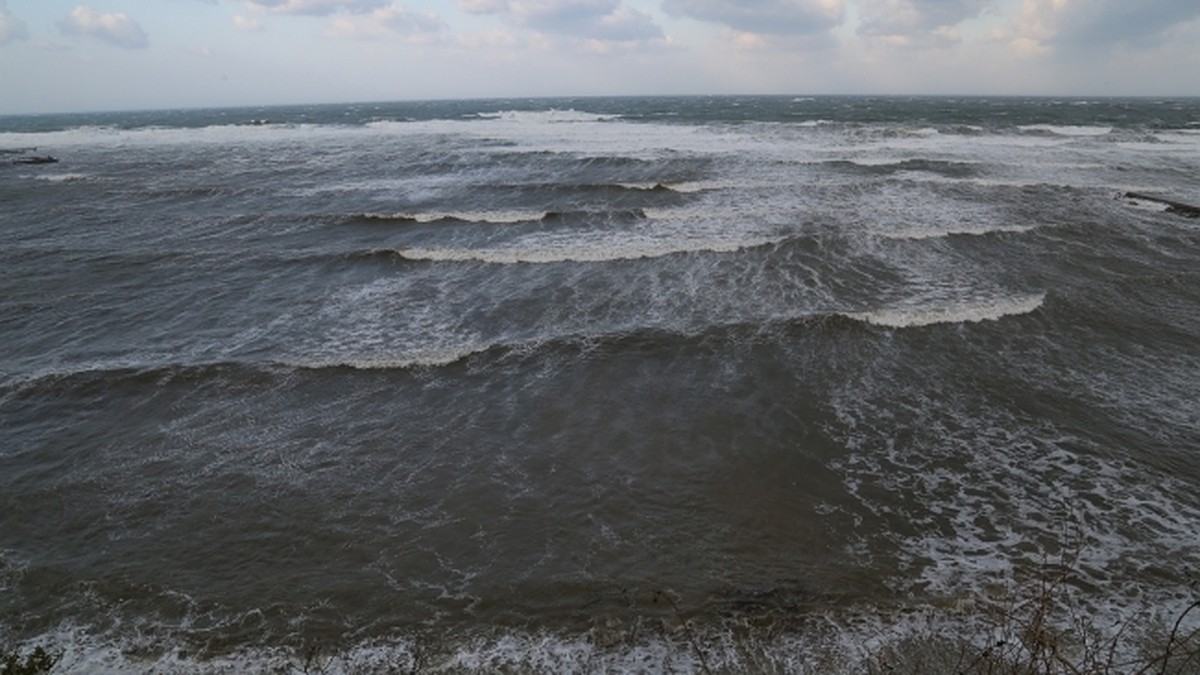 Штормовой ветер надвигается на Крым