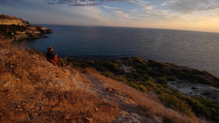 «Нашли тело на скалах»: сын убитой в Севастополе джазовой певицы погиб на мысе Фиолент «Нашли тело на скалах»: сын убитой в Севастополе джазовой певицы погиб на мысе Фиолент