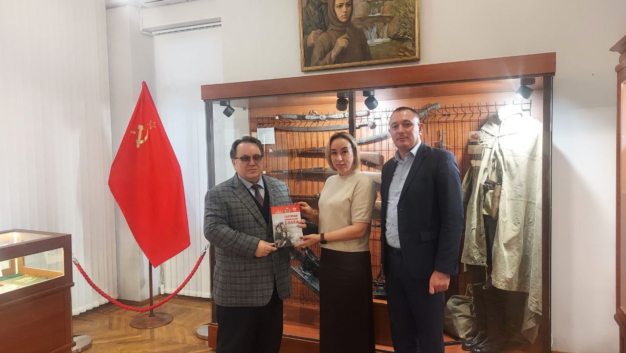 Продолжается сотрудничество архивистов и музейных работников Продолжается сотрудничество архивистов и музейных работников