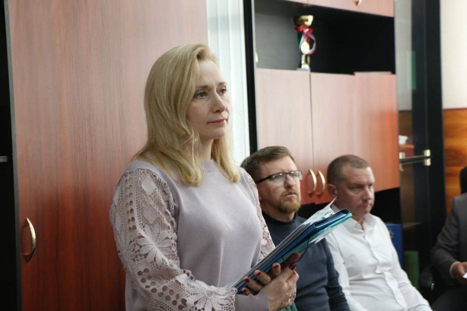  :   ,       19-     3- 