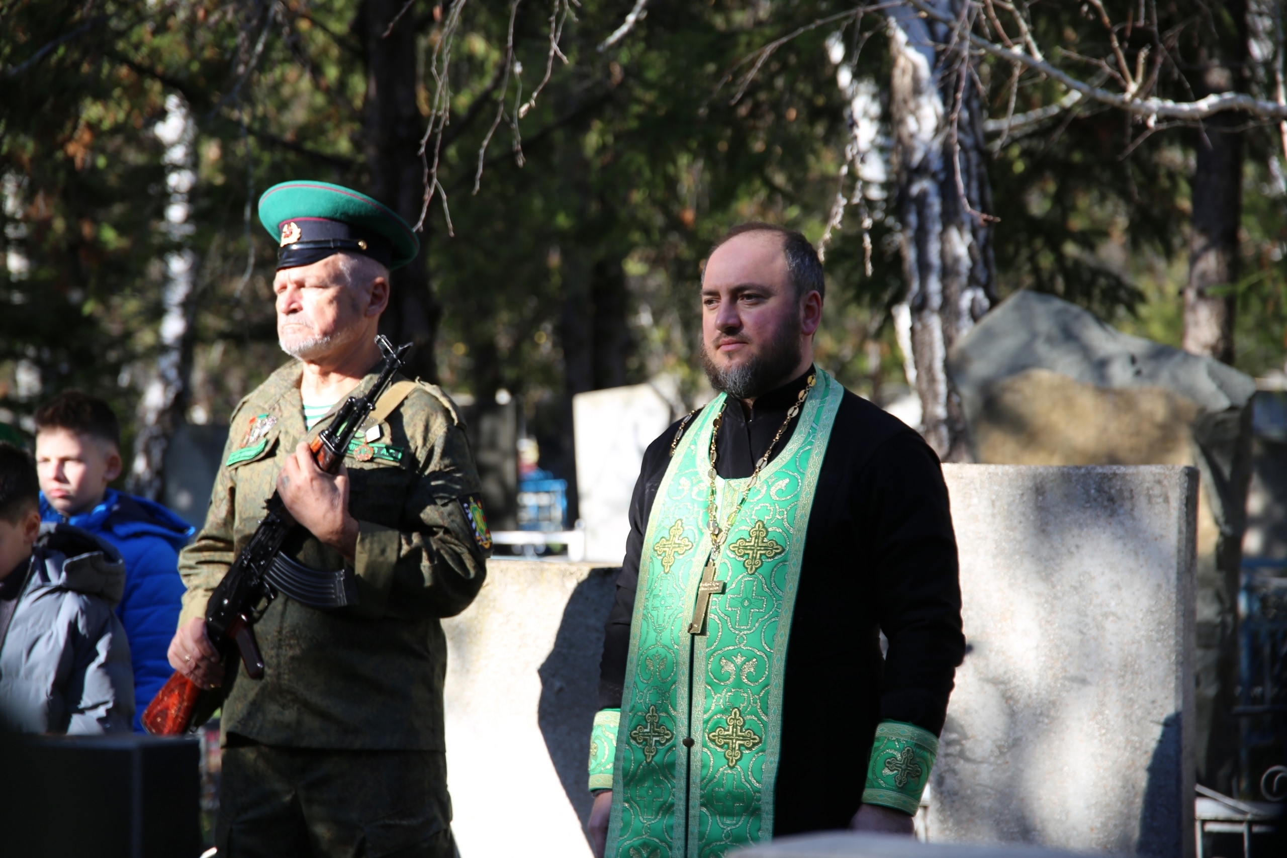 На городском кладбище обновили памятник на могиле Героя Советского Союза - Филиппа Фёдоровича Чепурина На городском кладбище обновили памятник на могиле Героя Советского Союза - Филиппа Фёдоровича Чепурина