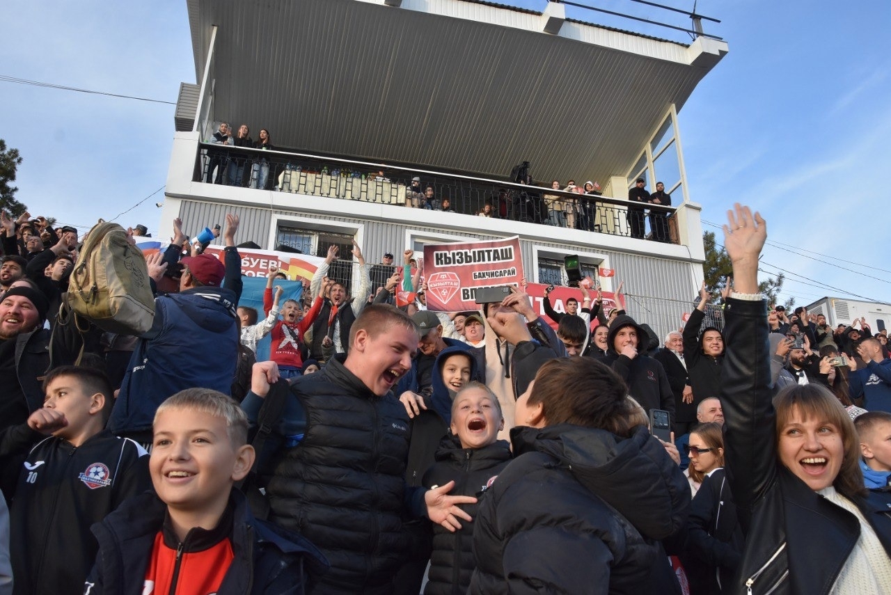 Чемпион Премьер-лиги КФС сезона 2025 года – Бахчисарайский «Кызылташ» Чемпион Премьер-лиги КФС сезона 2025 года – Бахчисарайский «Кызылташ»