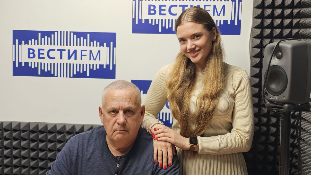 В Севастополе прошла премьера спектакля «Гиперболоид инженера Гарина», поставленного театром Росгвардии по одноимённому научно-фантастическому роману Алексея Толстого В Севастополе прошла премьера спектакля «Гиперболоид инженера Гарина», поставленного театром Росгвардии по одноимённому научно-фантастическому роману Алексея Толстого