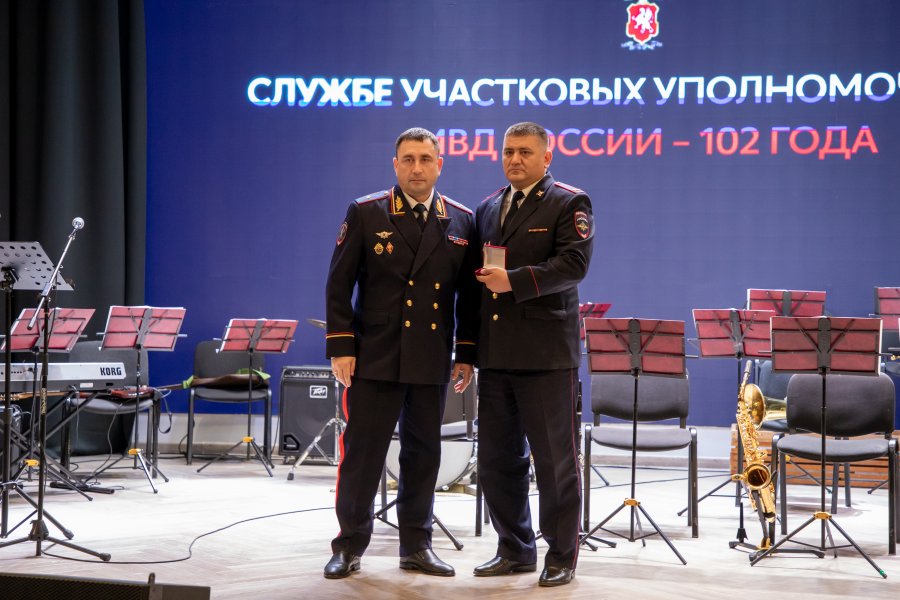 В Севастополе чествовали участковых уполномоченных полиции в их профессиональный день В Севастополе чествовали участковых уполномоченных полиции в их профессиональный день
