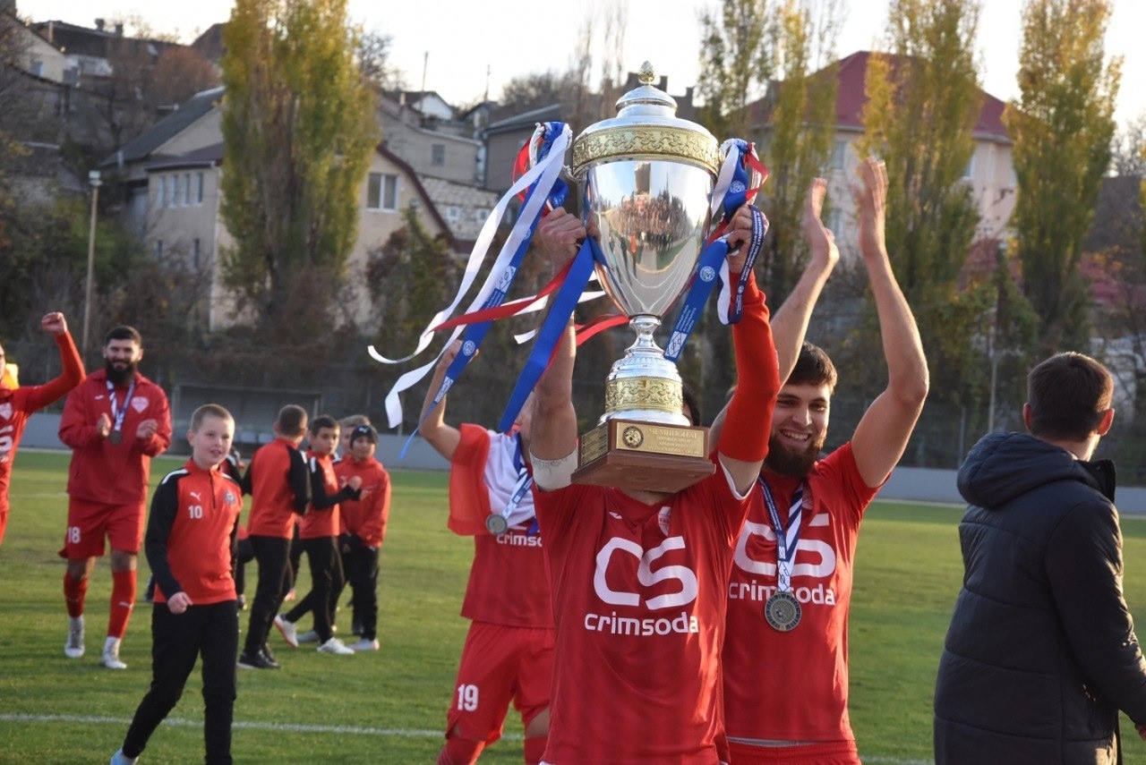 Чемпион Премьер-лиги КФС сезона 2025 года – Бахчисарайский «Кызылташ» Чемпион Премьер-лиги КФС сезона 2025 года – Бахчисарайский «Кызылташ»