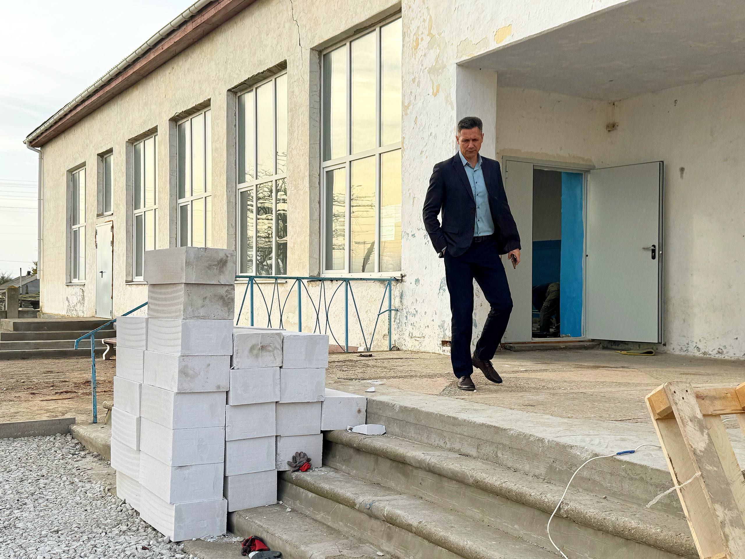 Александр Дудинов: В Водопойном идут работы по благоустройству общественной территории возле сельского клуба Александр Дудинов: В Водопойном идут работы по благоустройству общественной территории возле сельского клуба