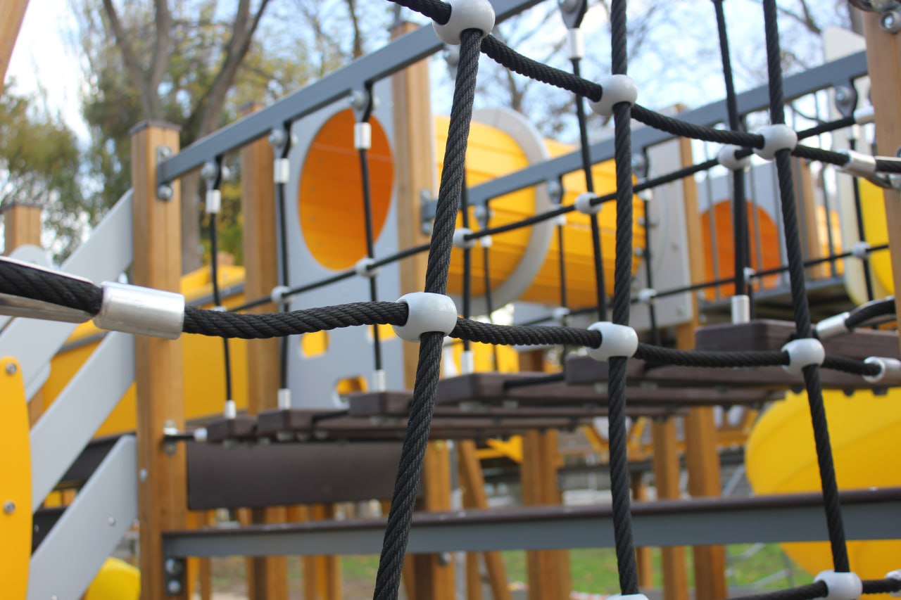 Владимир Ким: В феодосийском парке «Морсад» продолжаются работы по установке новой детской площадки Владимир Ким: В феодосийском парке «Морсад» продолжаются работы по установке новой детской площадки