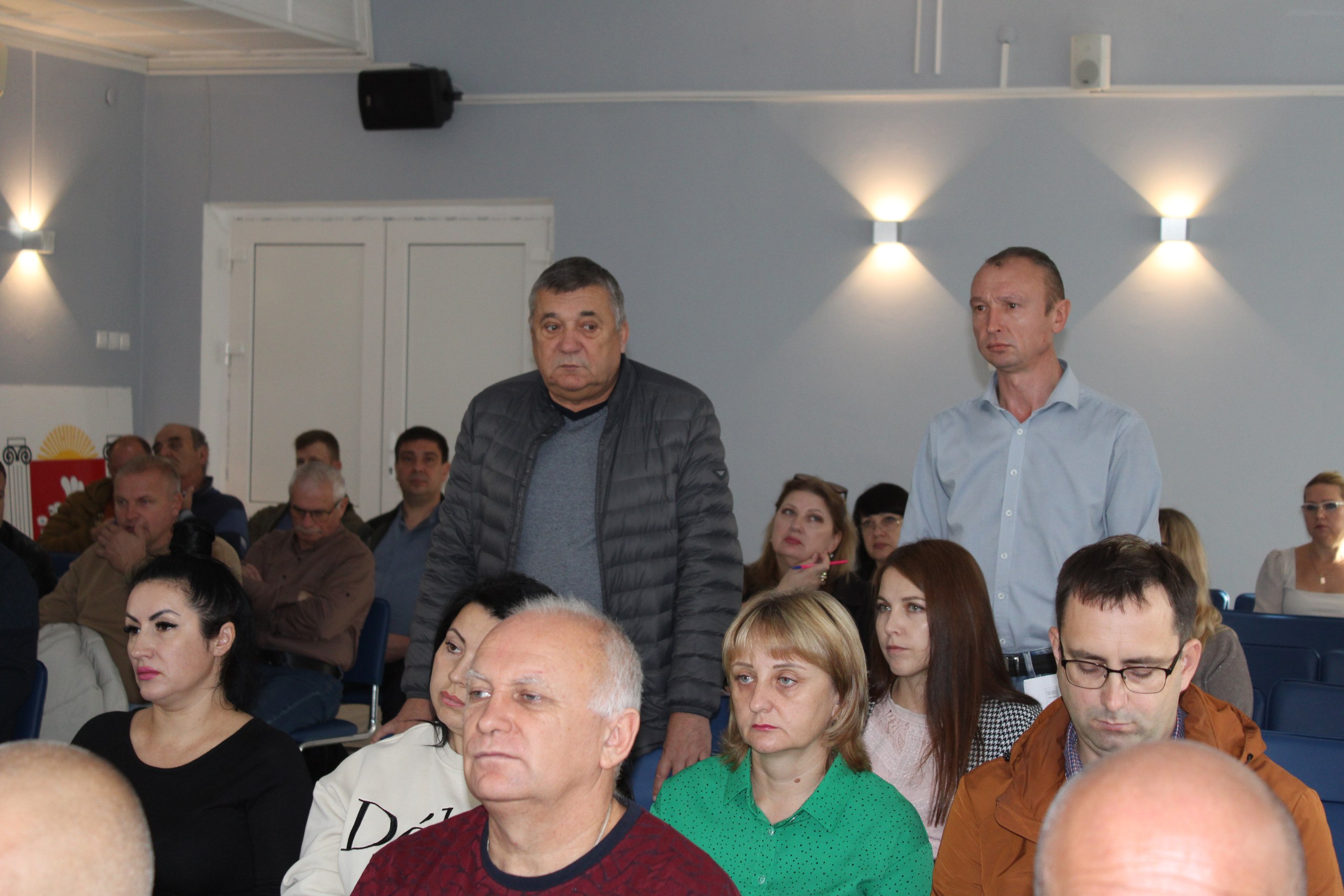 Игорь Крутьков провёл еженедельное аппаратное совещание Игорь Крутьков провёл еженедельное аппаратное совещание