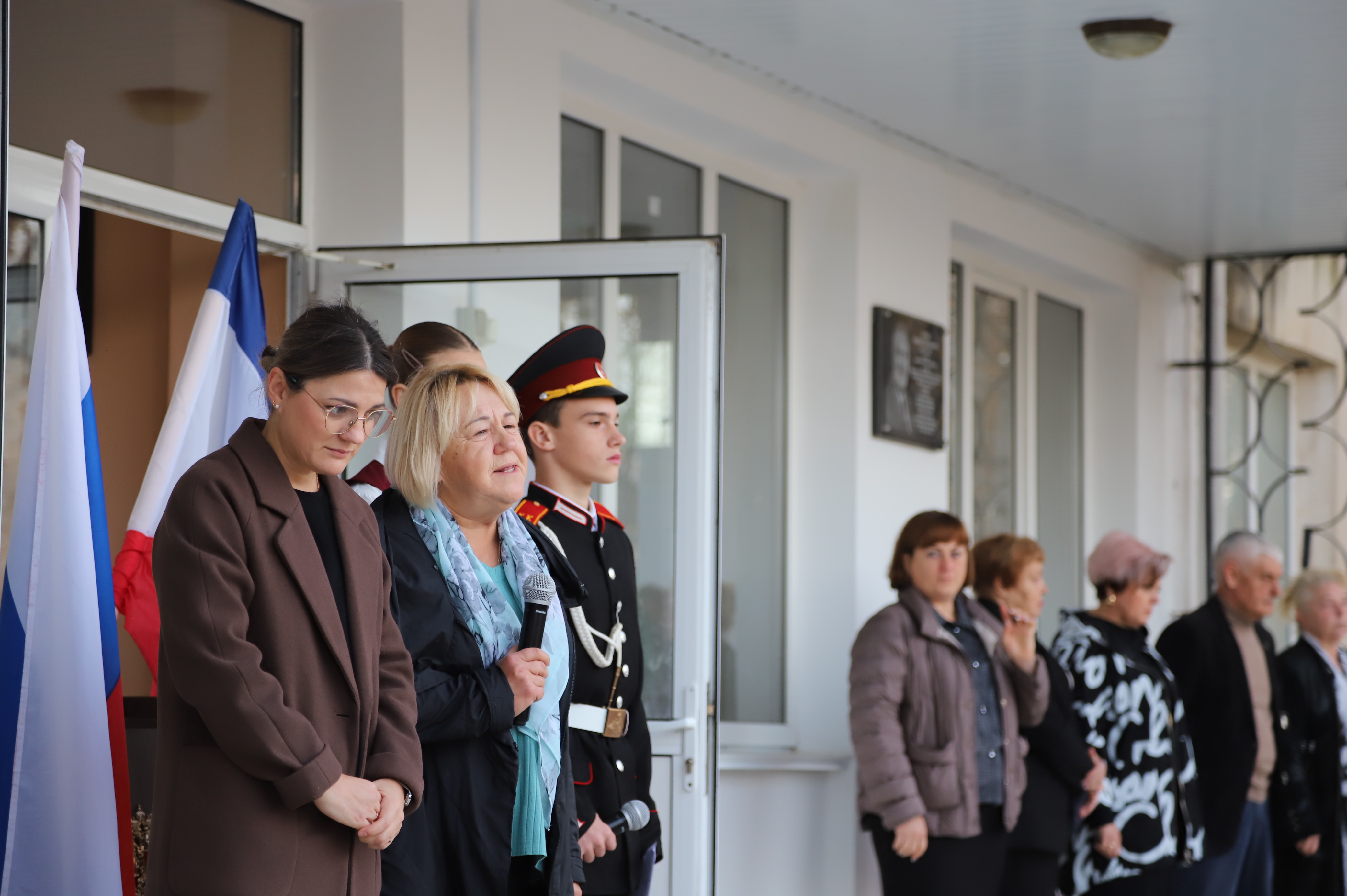 В Табачновской средней общеобразовательной школе состоялась церемония открытия памятных табличек героям СВО В Табачновской средней общеобразовательной школе состоялась церемония открытия памятных табличек героям СВО