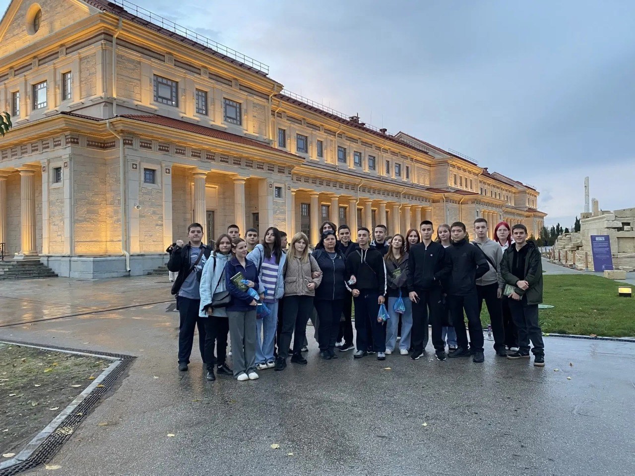 Обучающиеся 10-11 классов посетили Музейно-храмовый комплекс «Новый Херсонес» Обучающиеся 10-11 классов посетили Музейно-храмовый комплекс «Новый Херсонес»