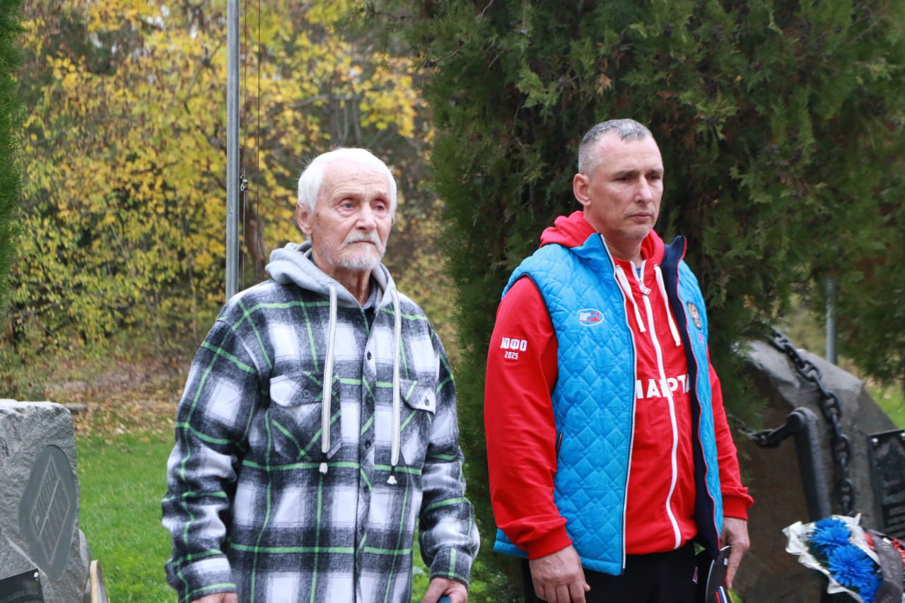 Сегодня в Бахчисарае на Аллее славы прошла церемония торжественной отправки призывников на военную службу — настоящее проявление патриотизма и единства Сегодня в Бахчисарае на Аллее славы прошла церемония торжественной отправки призывников на военную службу — настоящее проявление патриотизма и единства