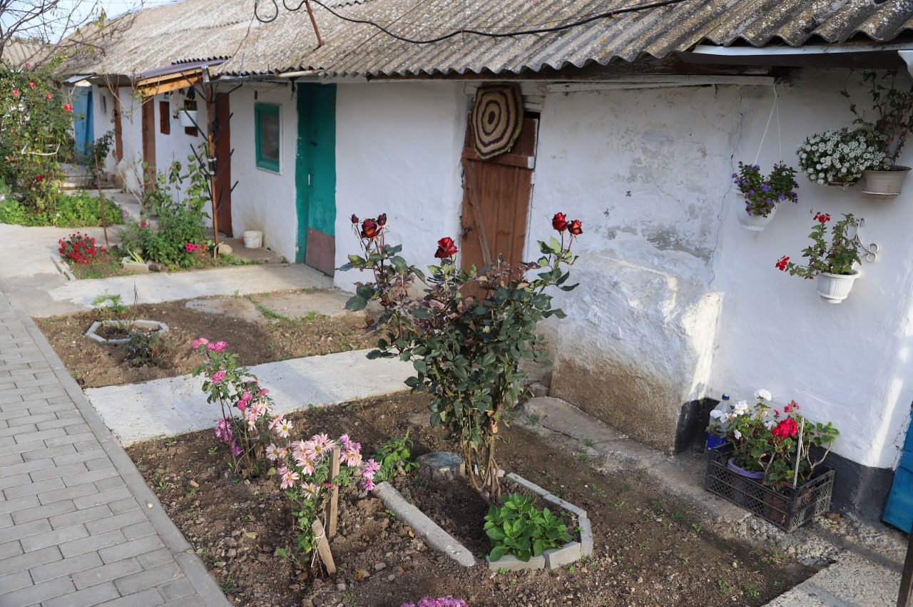 Руководитель аппарата администрации Бахчисарайского района Валентина Миронова и сотрудниками сельсовета проверила санитарное состояние дворов и общественных пространств села Табачное Руководитель аппарата администрации Бахчисарайского района Валентина Миронова и сотрудниками сельсовета проверила санитарное состояние дворов и общественных пространств села Табачное