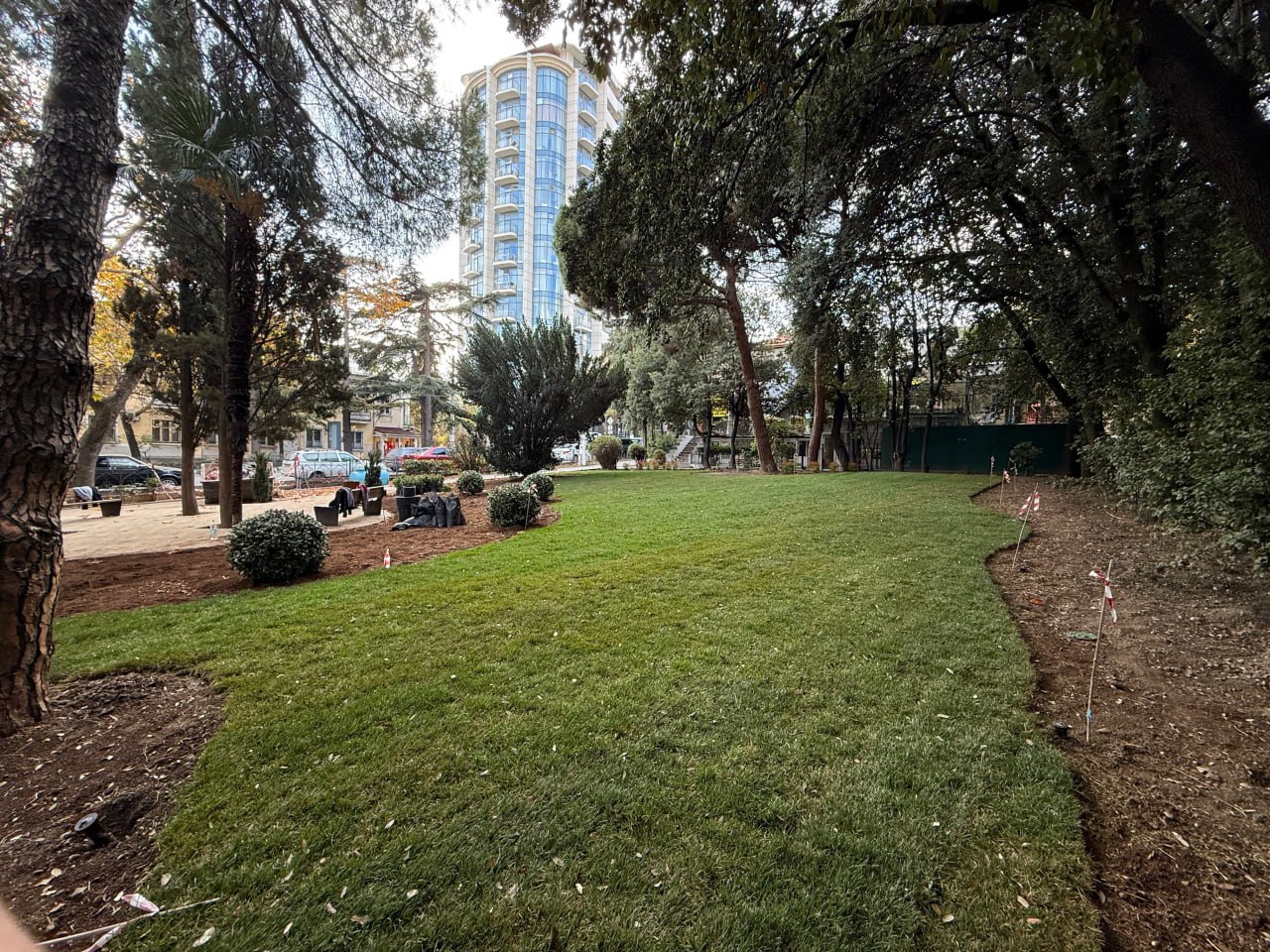 Янина Павленко: Зеленое благоустройство центра Ялты буквально «под ключ» Янина Павленко: Зеленое благоустройство центра Ялты буквально «под ключ»