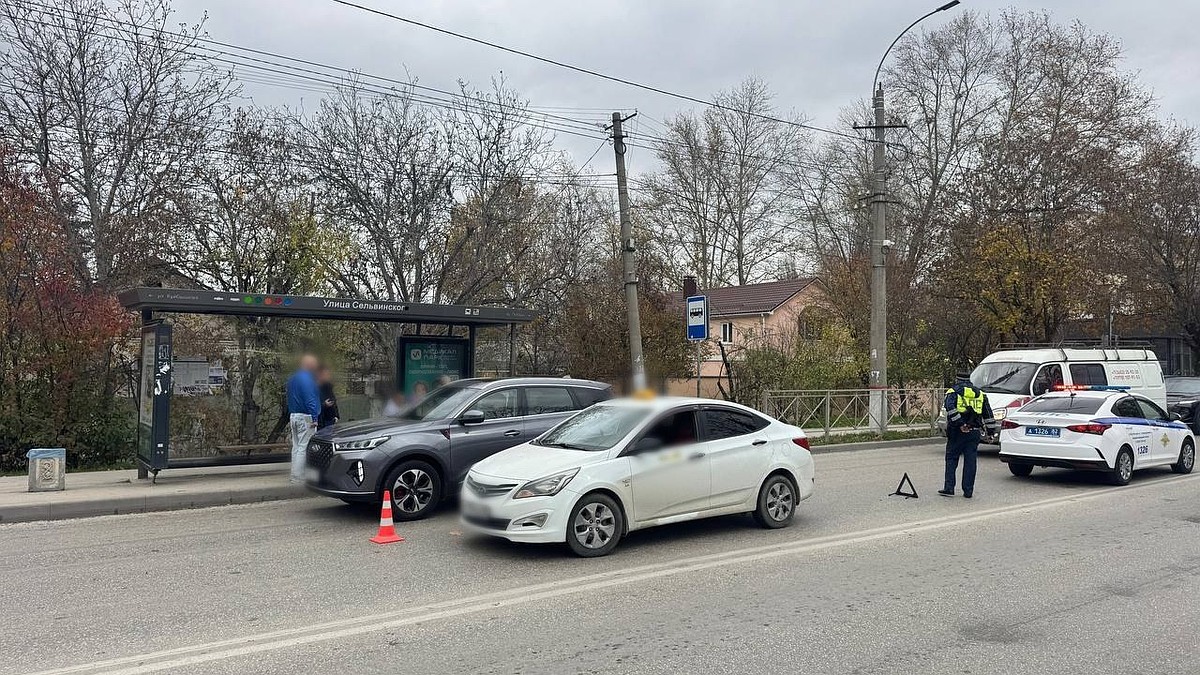 В Симферополе ребенок выбежал на дорогу и попал под колеса Hyundai