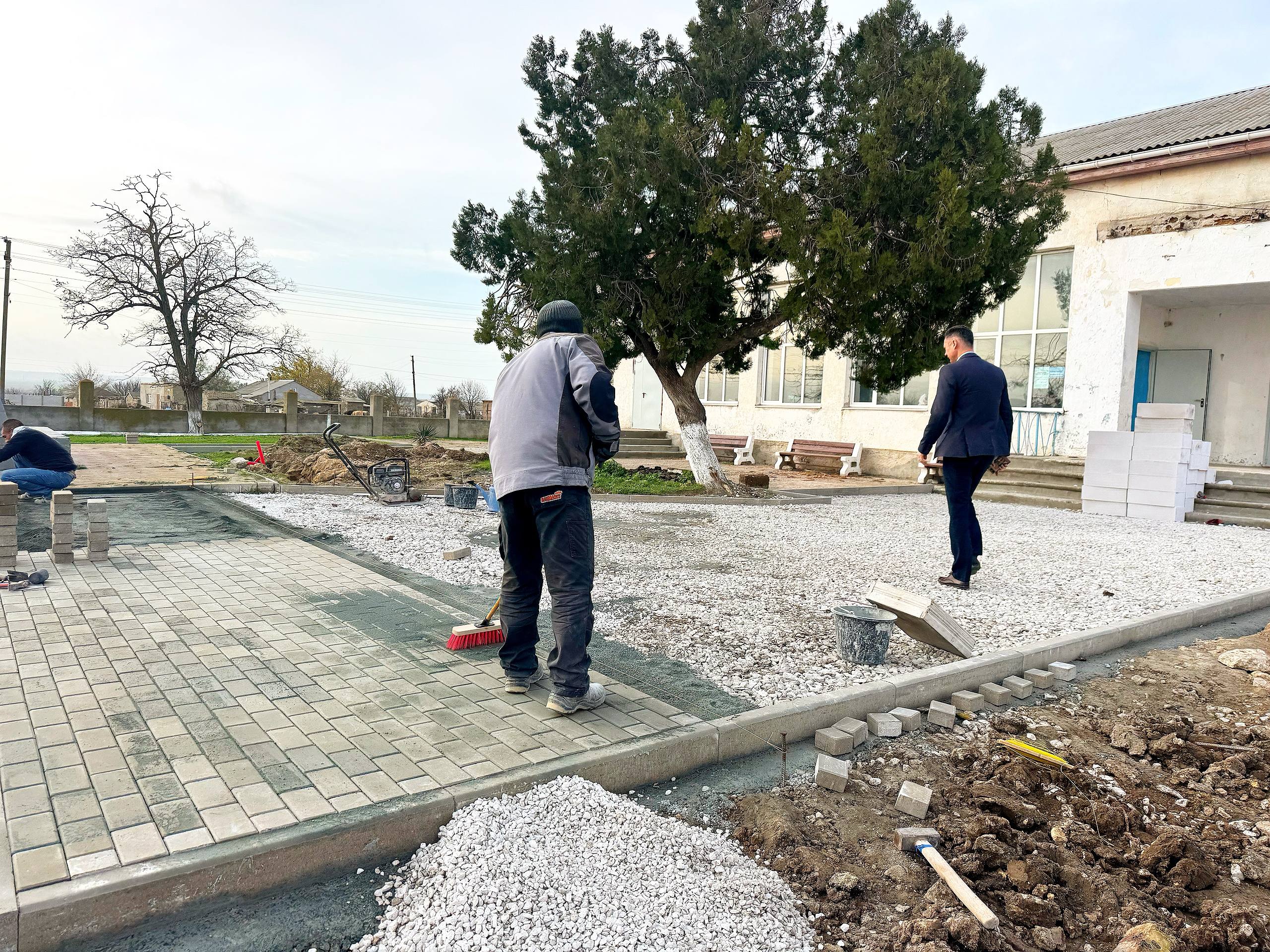 Александр Дудинов: В Водопойном идут работы по благоустройству общественной территории возле сельского клуба Александр Дудинов: В Водопойном идут работы по благоустройству общественной территории возле сельского клуба