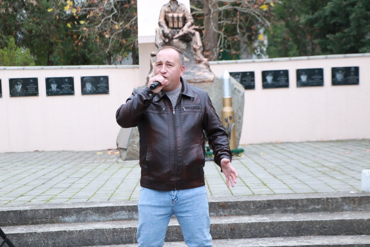 Сегодня в Бахчисарае на Аллее славы прошла церемония торжественной отправки призывников на военную службу — настоящее проявление патриотизма и единства Сегодня в Бахчисарае на Аллее славы прошла церемония торжественной отправки призывников на военную службу — настоящее проявление патриотизма и единства