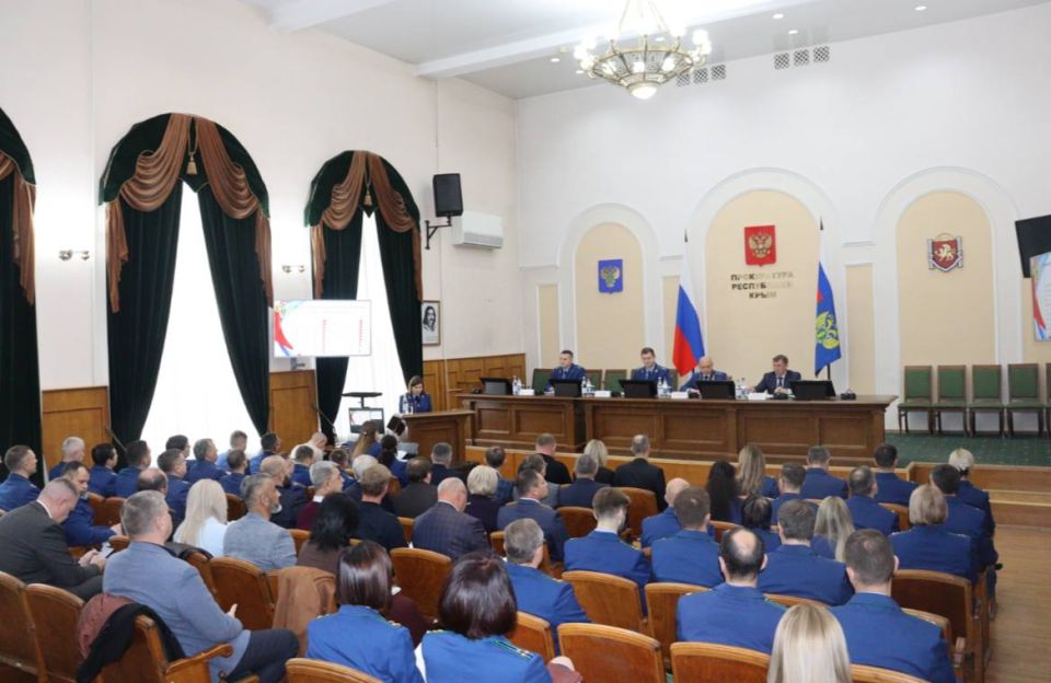 В прокуратуре Крыма обсудили проблемные вопросы, возникающие при управлении многоквартирными домами В прокуратуре Крыма обсудили проблемные вопросы, возникающие при управлении многоквартирными домами