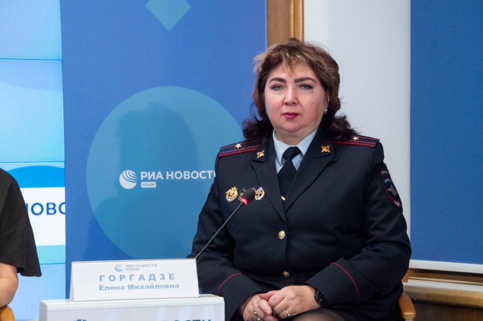   :  -     ,            ,       