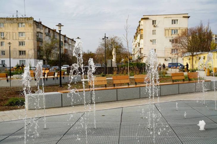 В Евпатории завершили благоустройство сквера по улице Некрасова