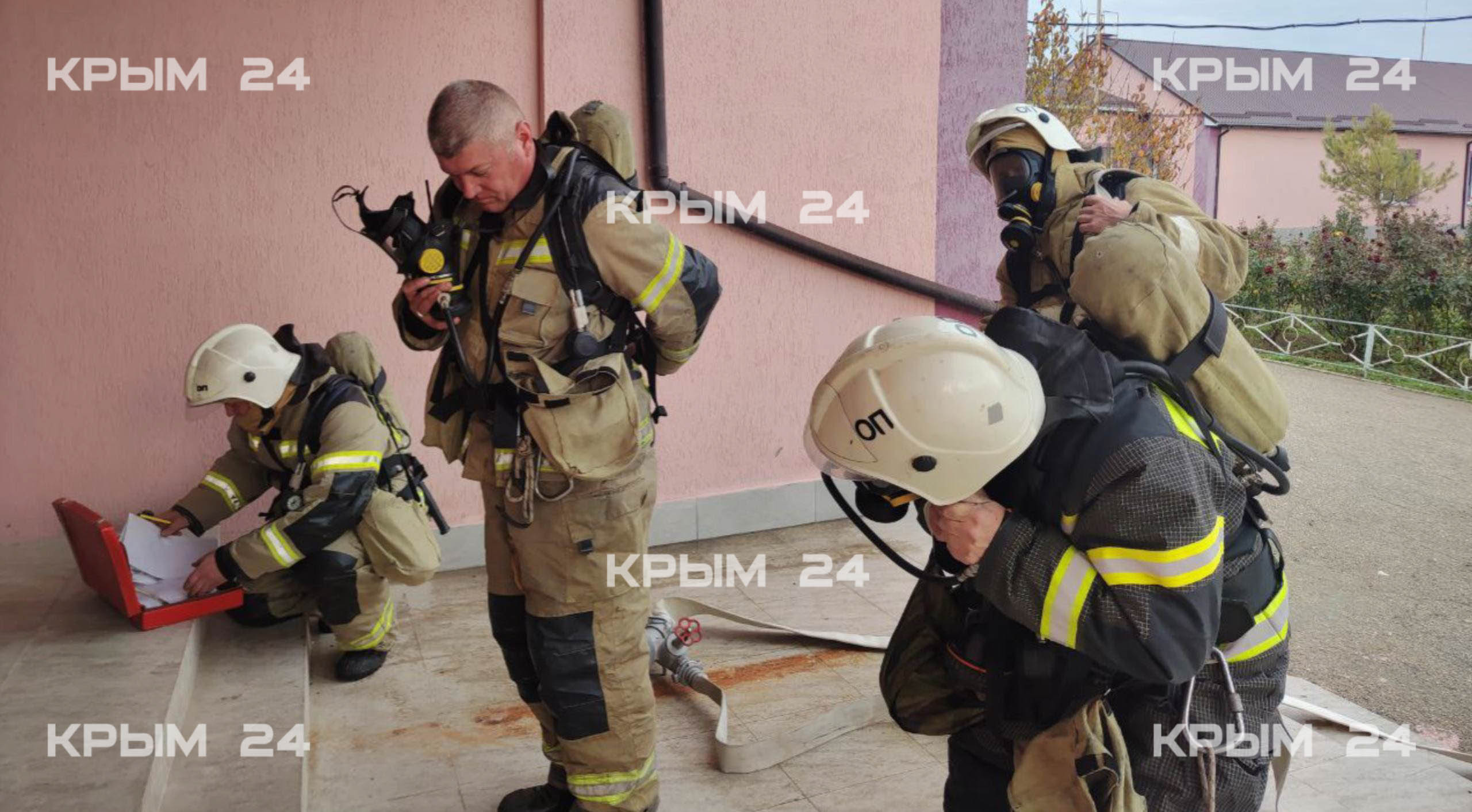 Скопление пожарных возле детского дома в Раздольненском районе оказалось учениями Скопление пожарных возле детского дома в Раздольненском районе оказалось учениями