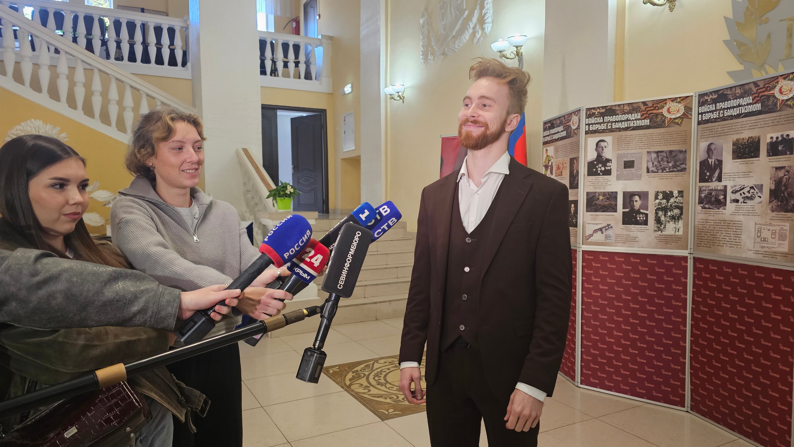 Театр Росгвардии с гастролями посетил Крым и Севастополь Театр Росгвардии с гастролями посетил Крым и Севастополь