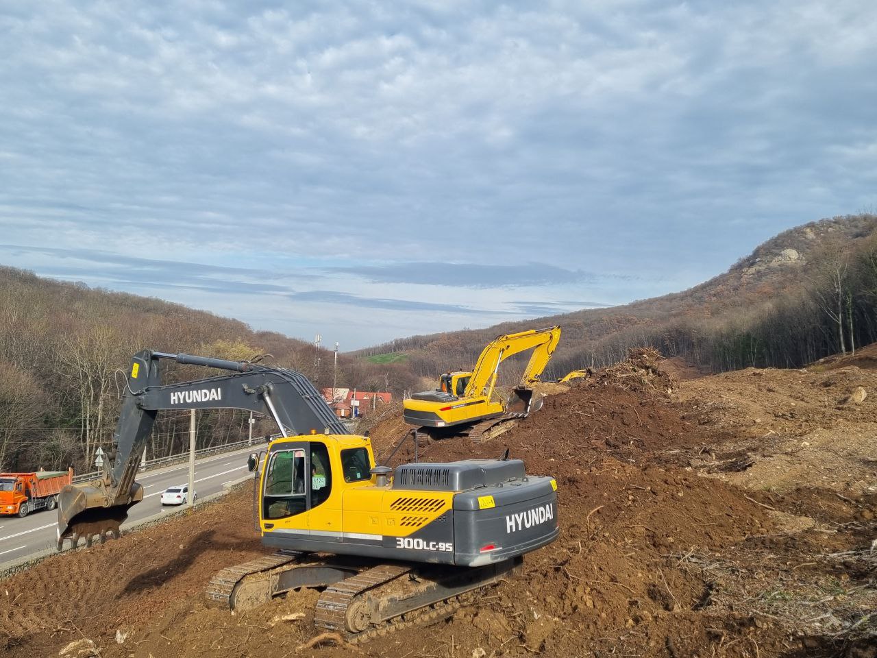 Дорожники приступили к реконструкции дороги Перевальное – Алушта Дорожники приступили к реконструкции дороги Перевальное – Алушта