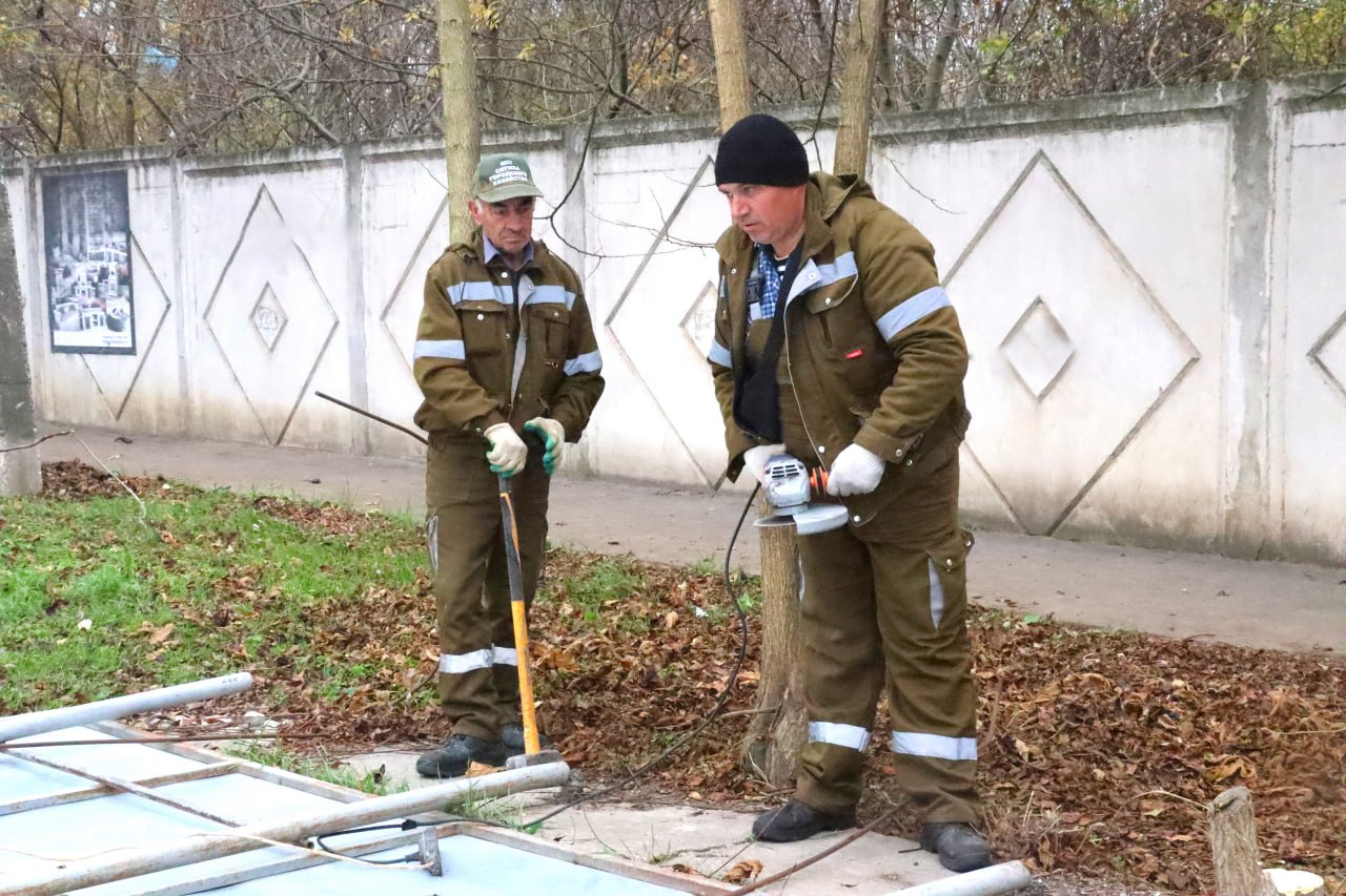 Олег Каторгин: В Керчи продолжается плановый демонтаж рекламных конструкций, размещенных с нарушением законодательства Олег Каторгин: В Керчи продолжается плановый демонтаж рекламных конструкций, размещенных с нарушением законодательства