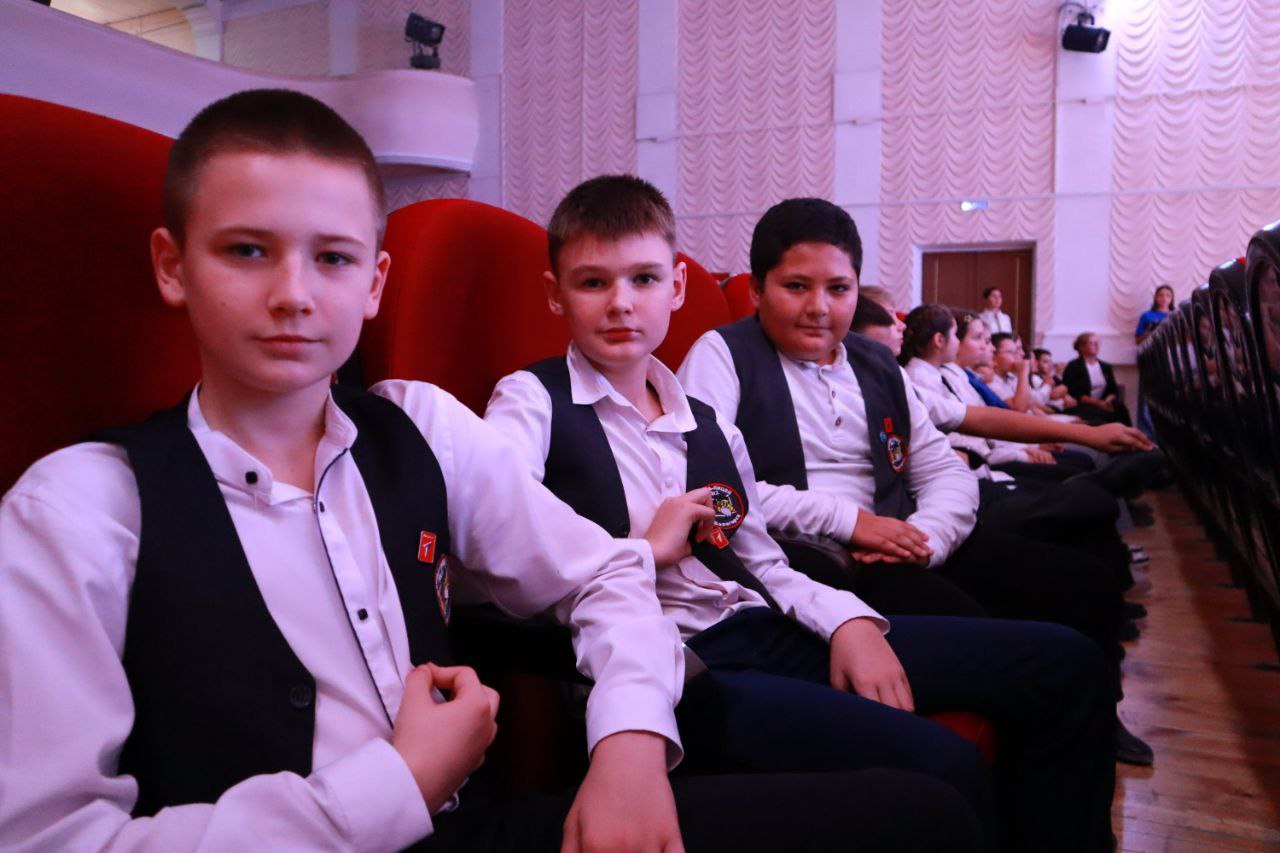 Валентина Биджакова: Сегодня я имела честь присутствовать на торжественном мероприятии "Движение Первых", где наши талантливые учащиеся получили заветные значки и стали настоящими Первыми! Валентина Биджакова: Сегодня я имела честь присутствовать на торжественном мероприятии "Движение Первых", где наши талантливые учащиеся получили заветные значки и стали настоящими Первыми!