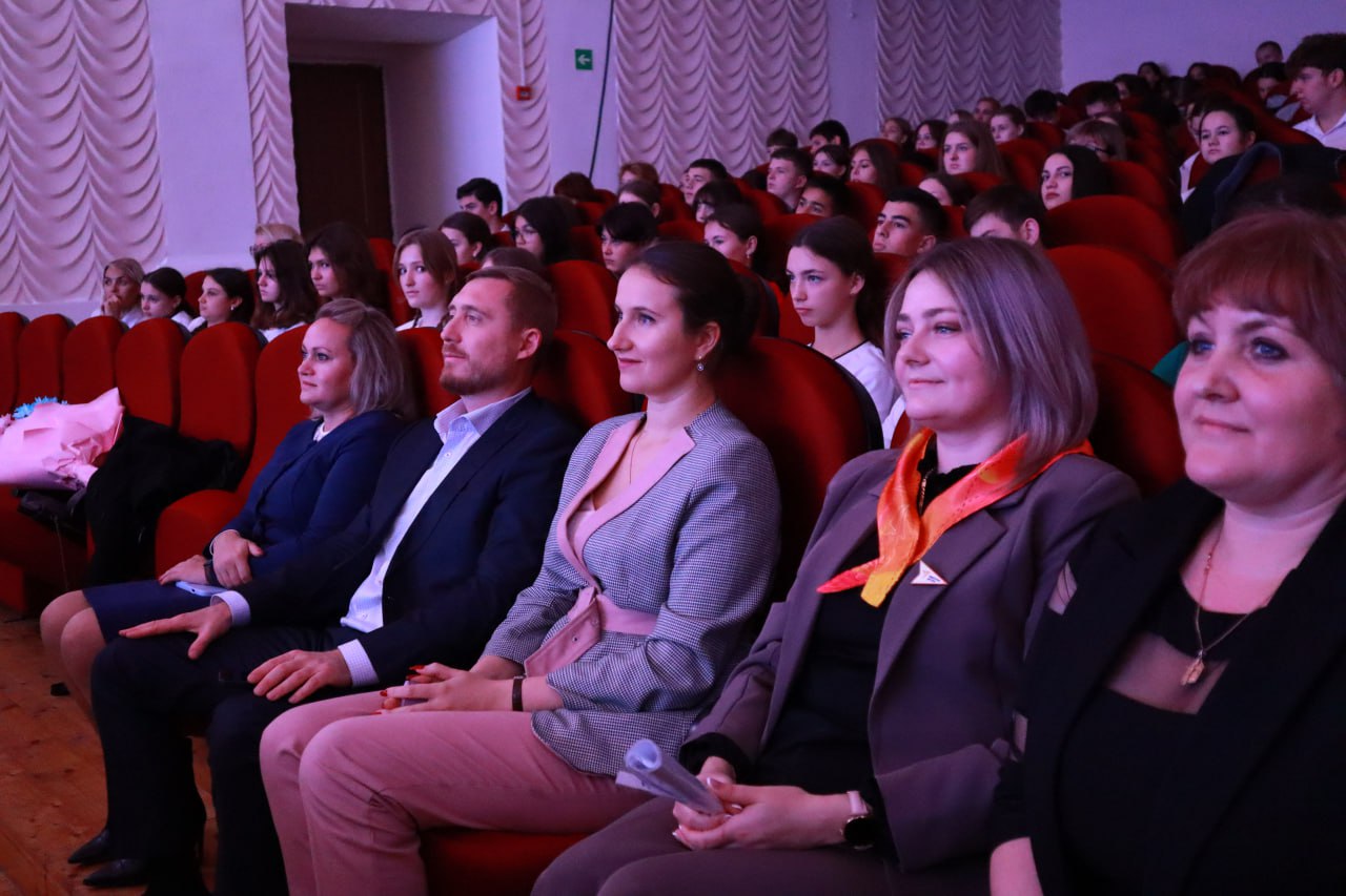 Дмитрий Чумаков: Движение Первых в Белогорском районе давно стало чем-то большим, чем просто объединением школьников Дмитрий Чумаков: Движение Первых в Белогорском районе давно стало чем-то большим, чем просто объединением школьников