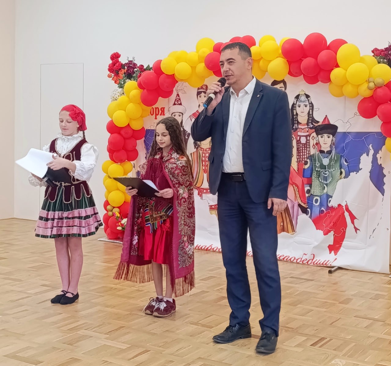 21 ноября в МБОУ «СОШ 22 им. воина-афганца Сергея Бережного» был проведён традиционный, ежегодный Фестиваль «Крым - многонациональный» 21 ноября в МБОУ «СОШ 22 им. воина-афганца Сергея Бережного» был проведён традиционный, ежегодный Фестиваль «Крым - многонациональный»