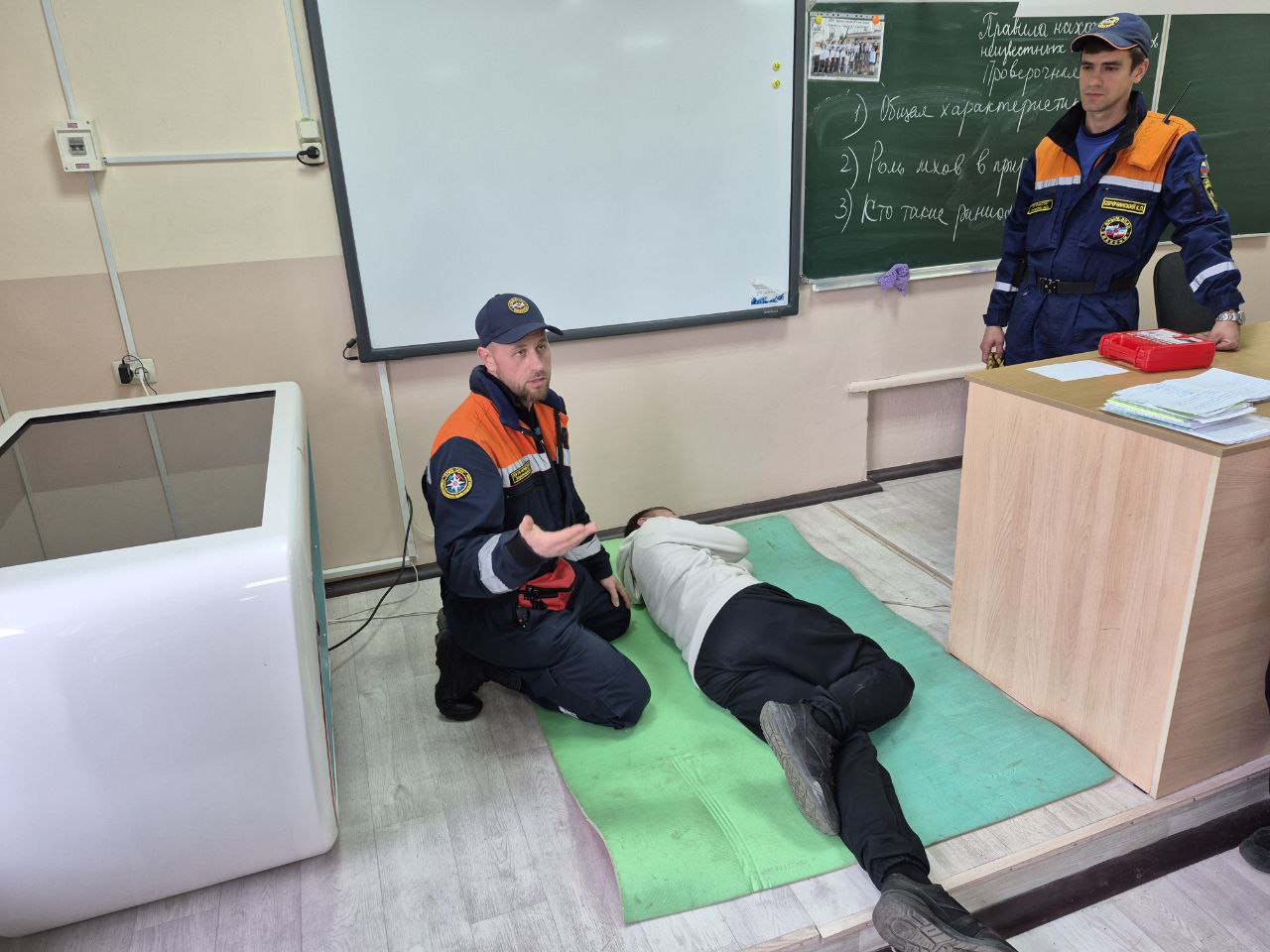 Спасатели ГКУ РК «КРЫМ-СПАС» продолжают активно взаимодействовать с «Движением первых» Спасатели ГКУ РК «КРЫМ-СПАС» продолжают активно взаимодействовать с «Движением первых»