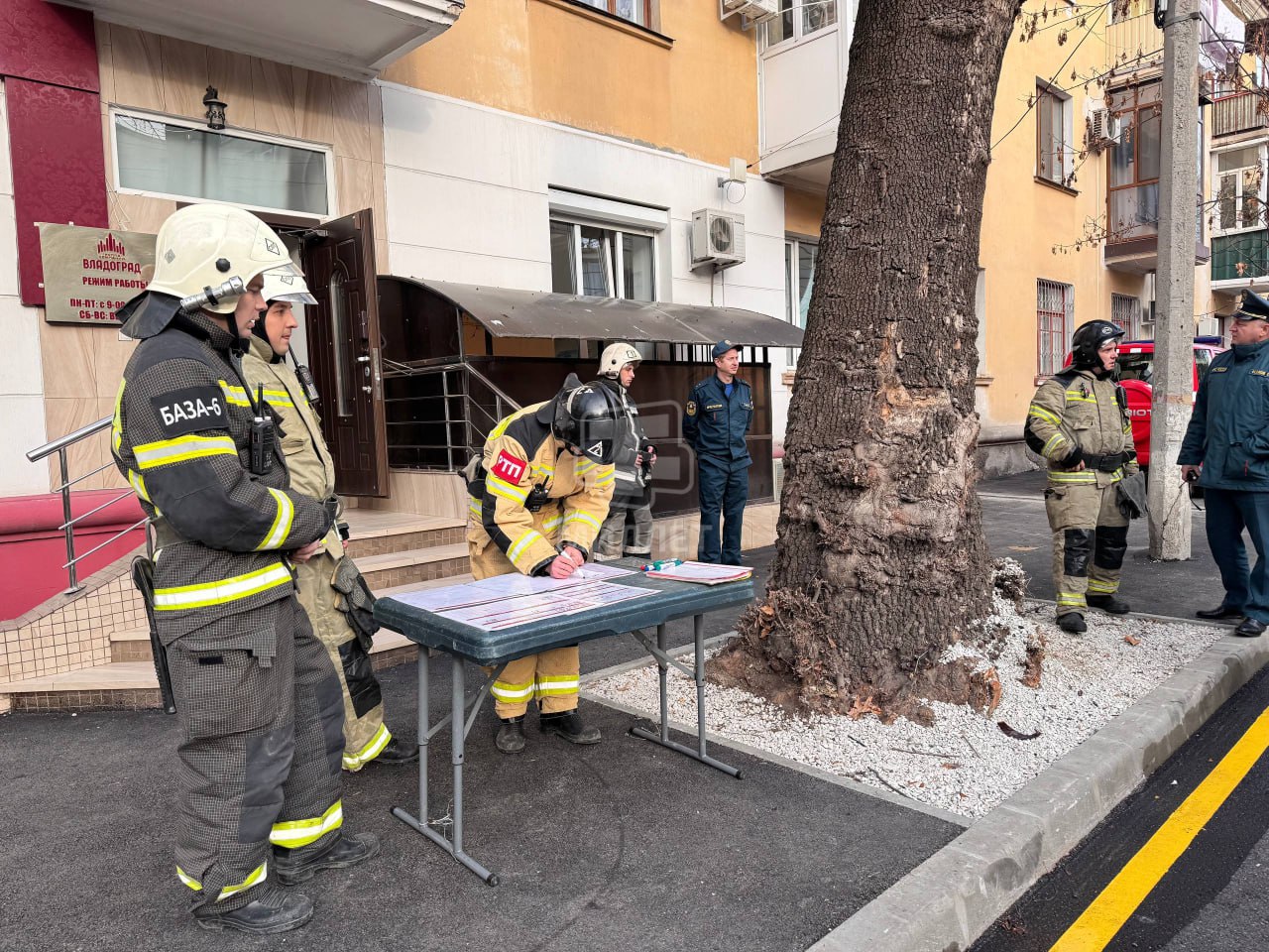 В Крымскотатарском государственном академическом музыкально-драматическом театре прошли пожарно-тактические учения В Крымскотатарском государственном академическом музыкально-драматическом театре прошли пожарно-тактические учения