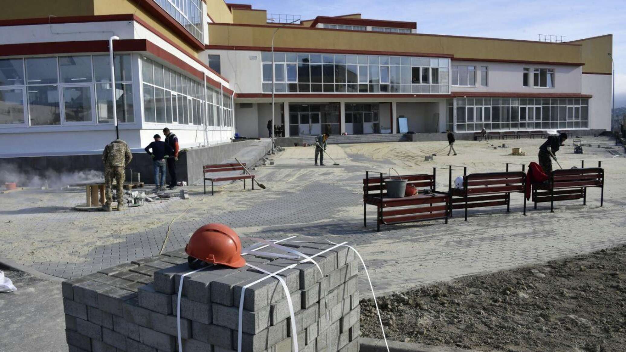 Вошли в график: когда достроят долгожданную новую школу в Феодосии