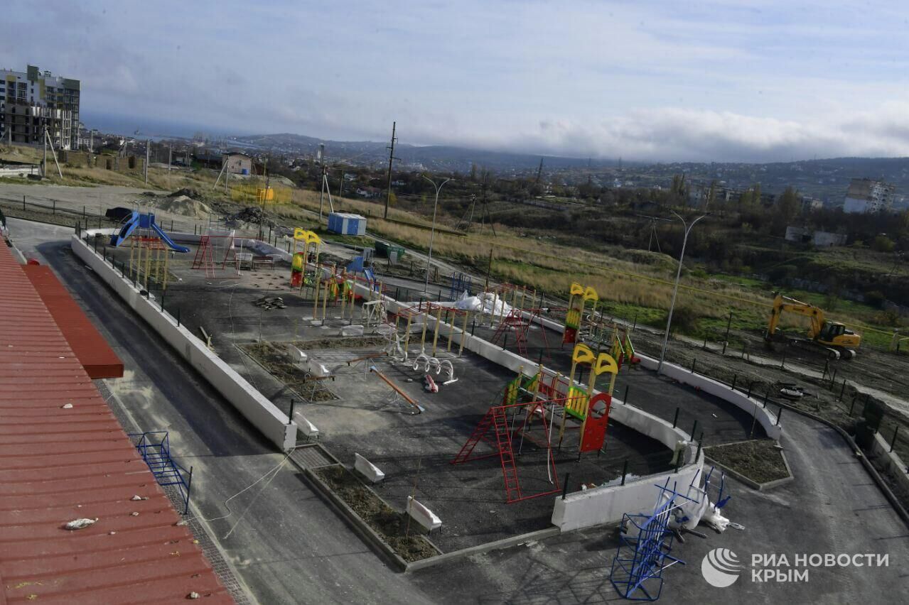 Вошли в график: когда достроят долгожданную новую школу в Феодосии Вошли в график: когда достроят долгожданную новую школу в Феодосии