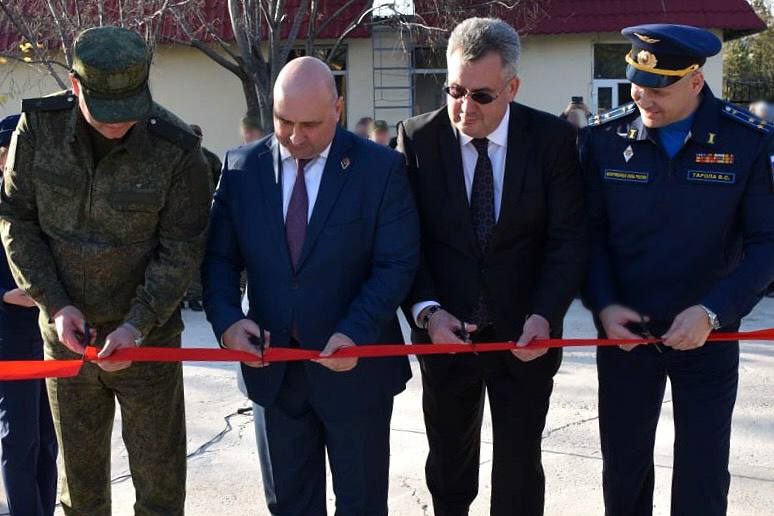 Владимир Немцев: В православный праздник Собора Архистратига Михаила и прочих Небесных Сил бесплотных принял участие в открытии часовни и Аллеи Героев в воинской части Владимир Немцев: В православный праздник Собора Архистратига Михаила и прочих Небесных Сил бесплотных принял участие в открытии часовни и Аллеи Героев в воинской части