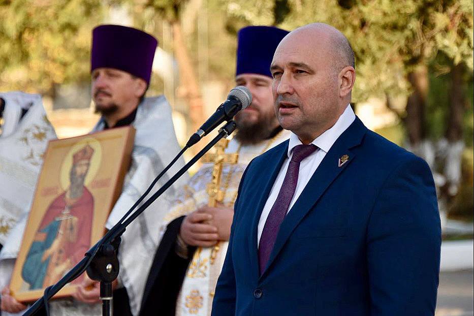 Владимир Немцев: В православный праздник Собора Архистратига Михаила и прочих Небесных Сил бесплотных принял участие в открытии часовни и Аллеи Героев в воинской части Владимир Немцев: В православный праздник Собора Архистратига Михаила и прочих Небесных Сил бесплотных принял участие в открытии часовни и Аллеи Героев в воинской части