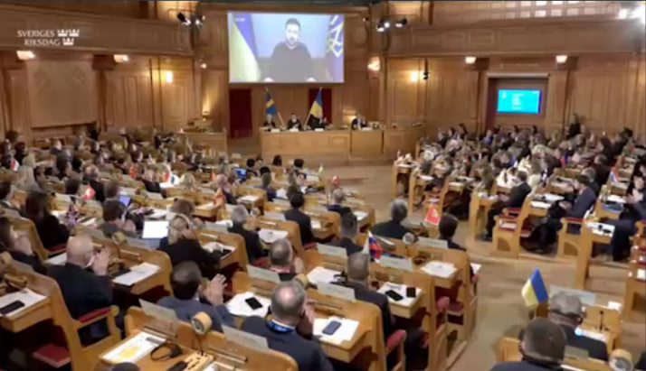 Всё изменилось в 12:07. Зеленский решился: Это обращение увидят тысячи. "Критический момент настал" Всё изменилось в 12:07. Зеленский решился: Это обращение увидят тысячи. "Критический момент настал"