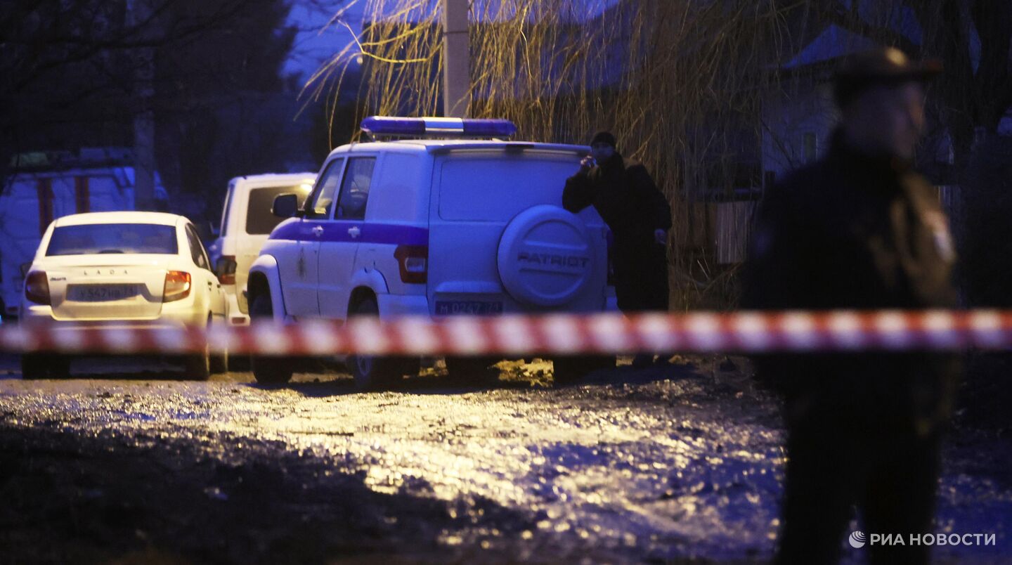 В Крыму подросток упал с четвертого этажа и выжил