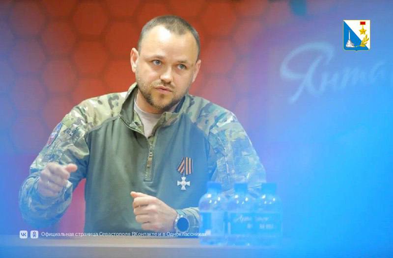 Участники программы «Севастополь — город Героев» встретились с артековцами Участники программы «Севастополь — город Героев» встретились с артековцами