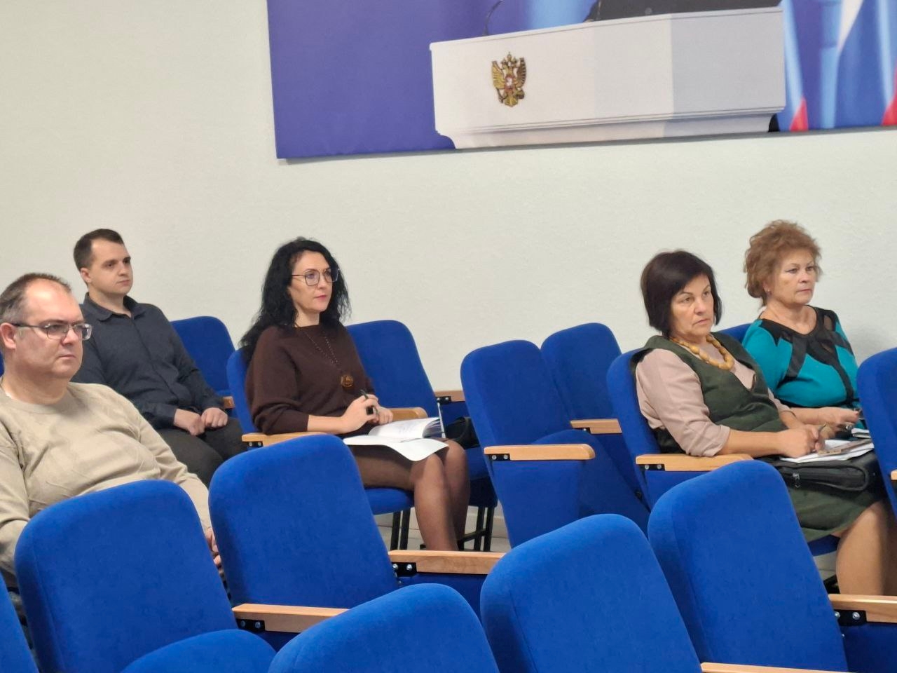 Глава администрации района Антон Кравец провел аппаратное совещание с руководителями структурных подразделений администрации Глава администрации района Антон Кравец провел аппаратное совещание с руководителями структурных подразделений администрации